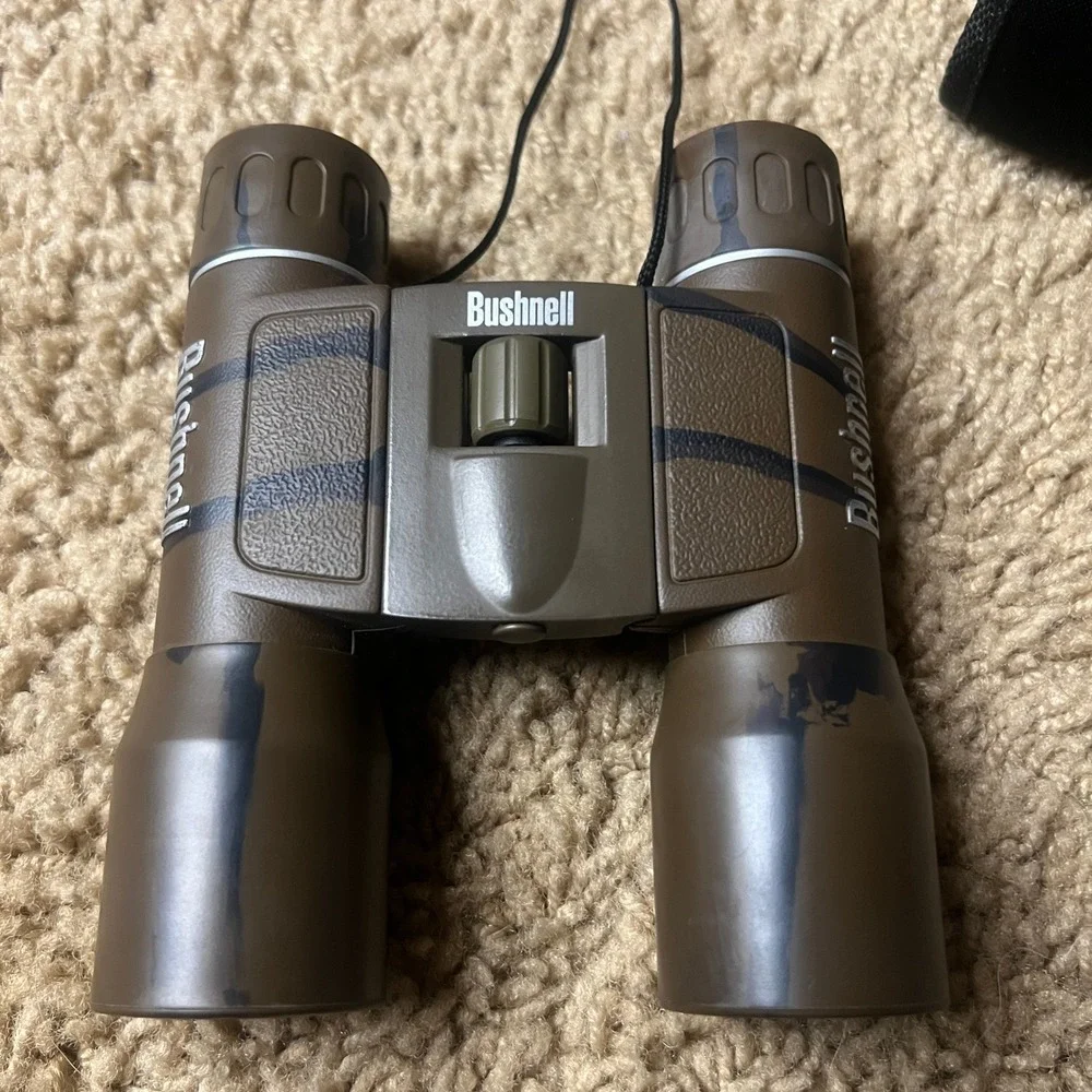 Bushnell brand type